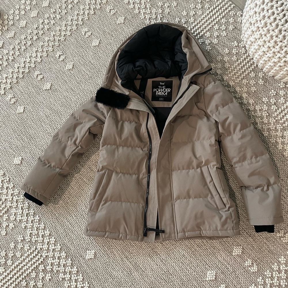 Aritzia powder parka puffer jacket